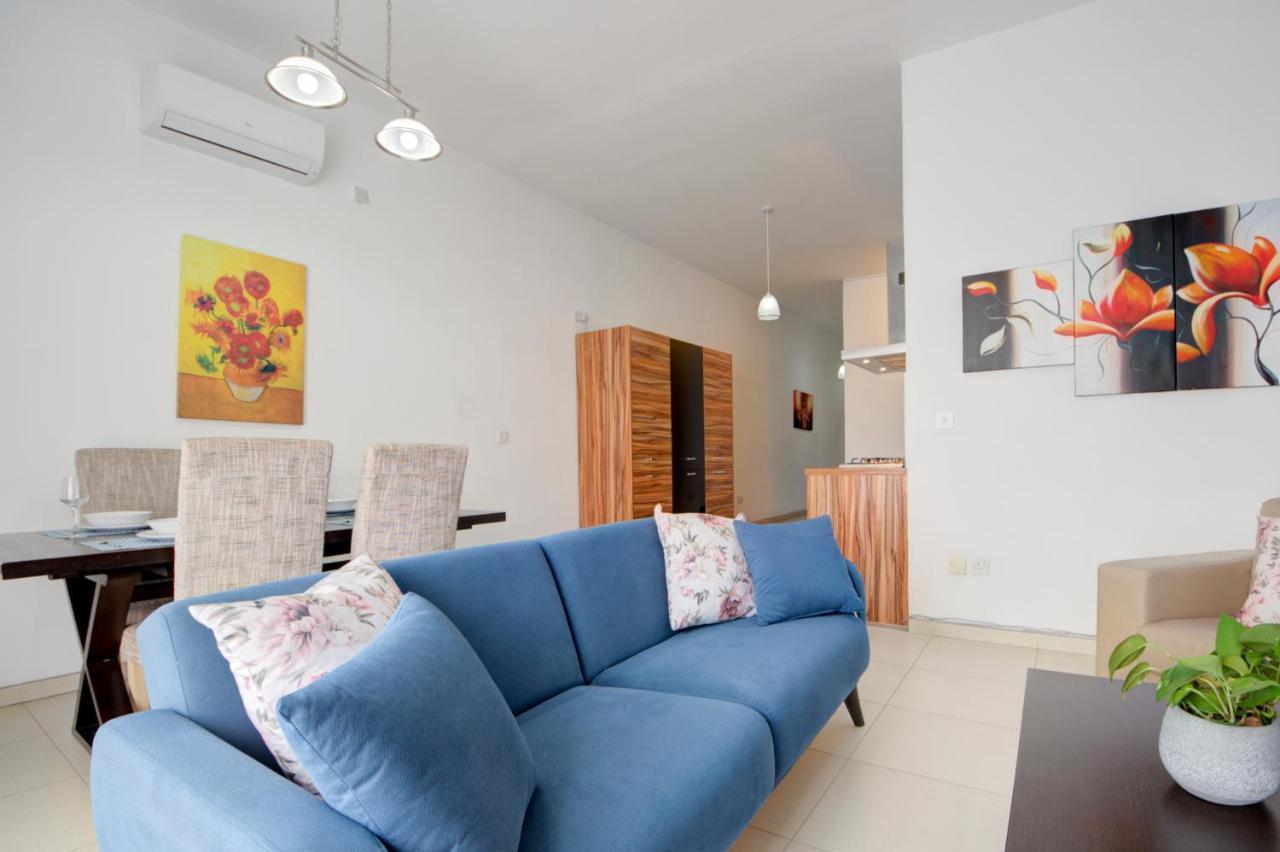 St Julians 2 Bedroom Apartment With Commanding Seaviews By Shortletsmalta Saint Julian's エクステリア 写真