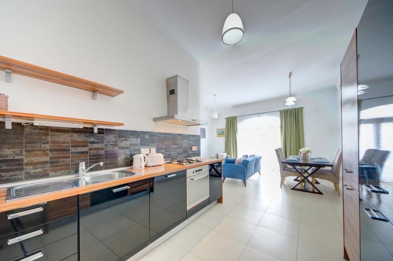 St Julians 2 Bedroom Apartment With Commanding Seaviews By Shortletsmalta Saint Julian's エクステリア 写真