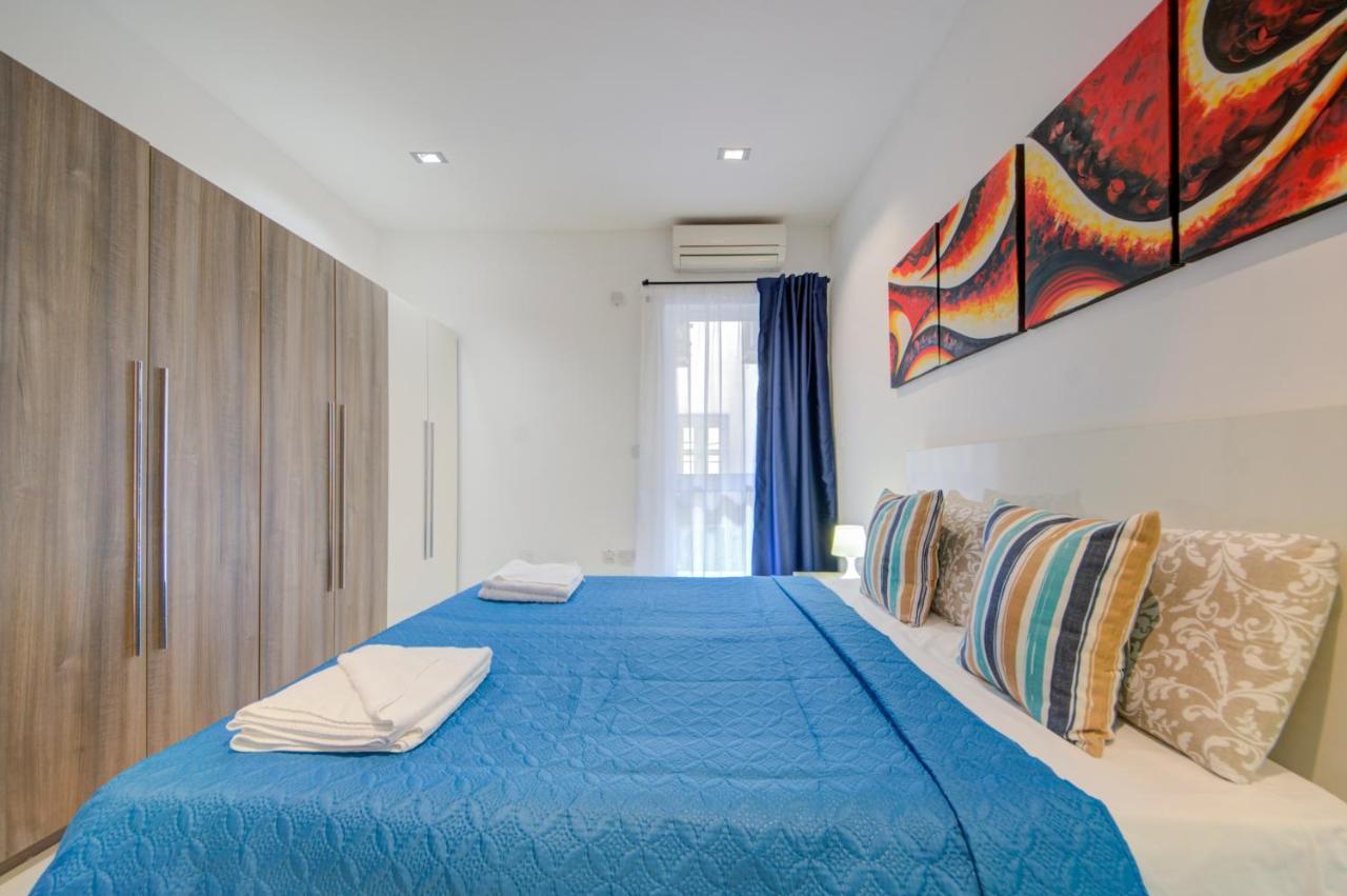 St Julians 2 Bedroom Apartment With Commanding Seaviews By Shortletsmalta Saint Julian's エクステリア 写真